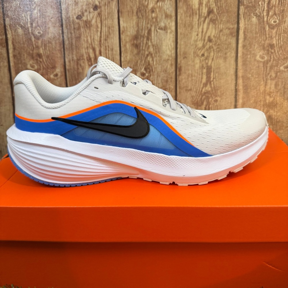 Nike Downshifter 14 Running Shoes Mens size 11.5 Platinum Tint Black Sneakers
